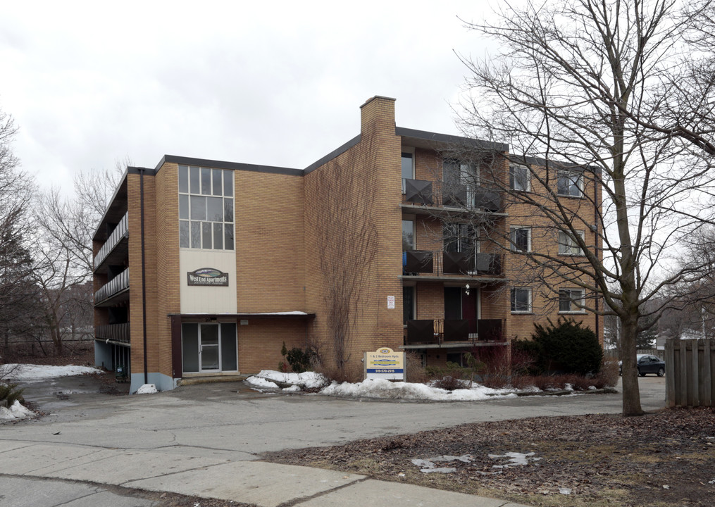 West End Apartments in Kitchener, ON - Building Photo