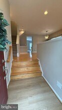43146 Gatwick Square in Ashburn, VA - Foto de edificio - Building Photo