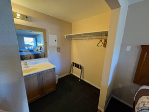 346 W Kansas St-Unit -201 in Spearfish, SD - Building Photo - Building Photo