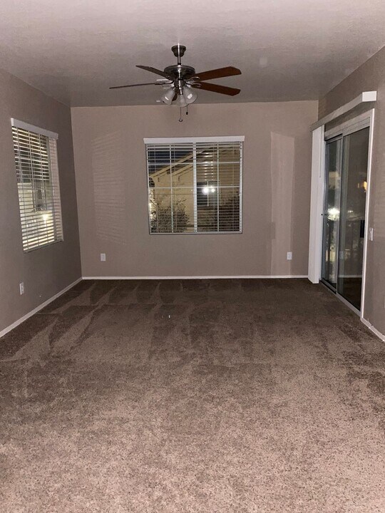 6695 Caporetto Ln in North Las Vegas, NV - Building Photo