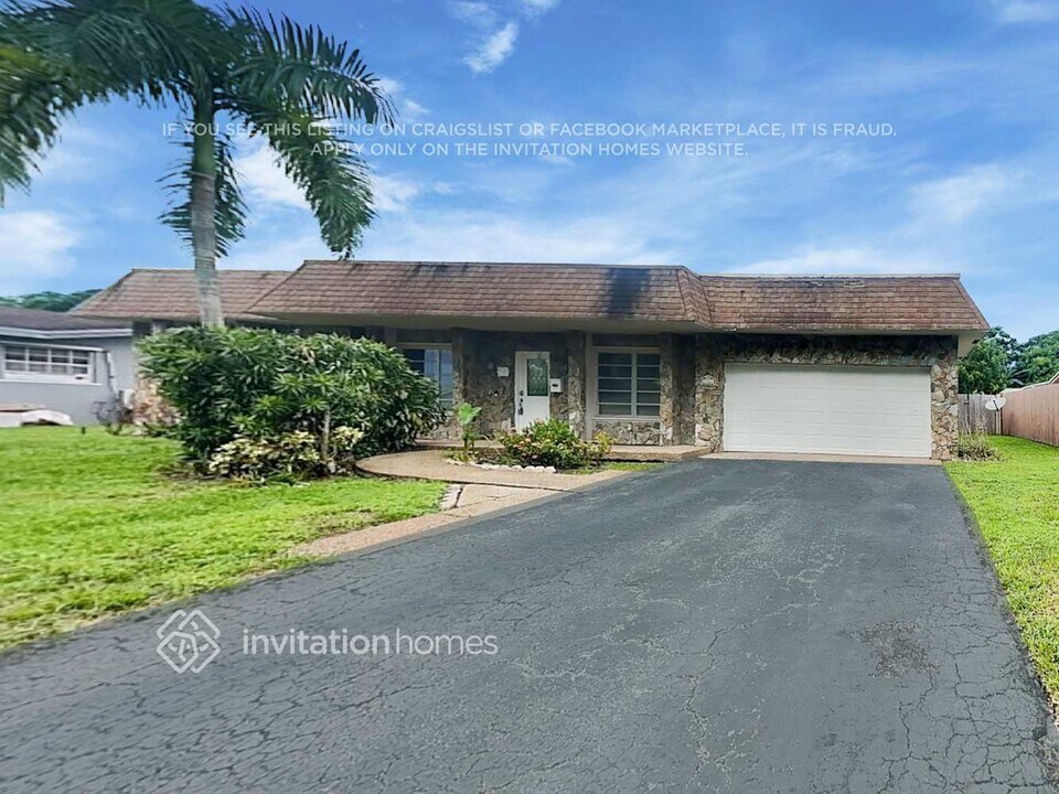 7521 NW 13th Ct in Plantation, FL - Building Photo