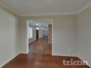 5523 Foresthaven Dr in Houston, TX - Building Photo - Building Photo