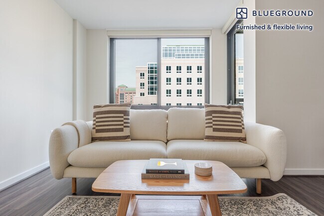 3444 Fairfax Dr, Unit FL4-ID1036 in Arlington, VA - Foto de edificio - Building Photo