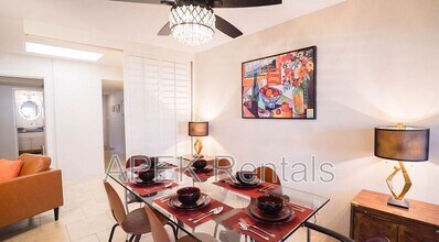 5301 E Waverly Dr in Palm Springs, CA - Building Photo - Building Photo