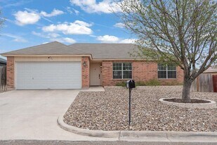 224 Vista Hermosa in Del Rio, TX - Building Photo