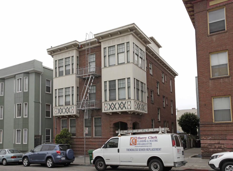 79 10th St in Oakland, CA - Building Photo