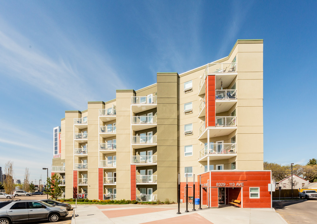 Parkdale II in Edmonton, AB - Building Photo