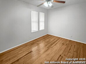 16918 Summer Creek Dr in San Antonio, TX - Building Photo - Building Photo