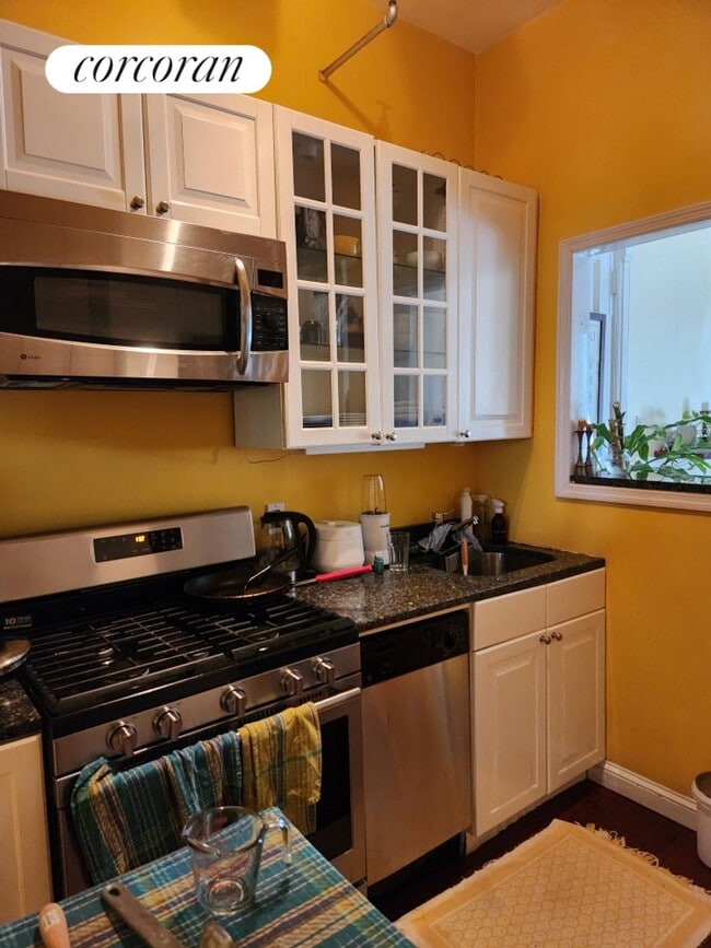 204 Lincoln Pl in Brooklyn, NY - Building Photo - Building Photo
