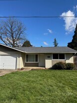 3945 Shannon St in Eugene, OR - Building Photo