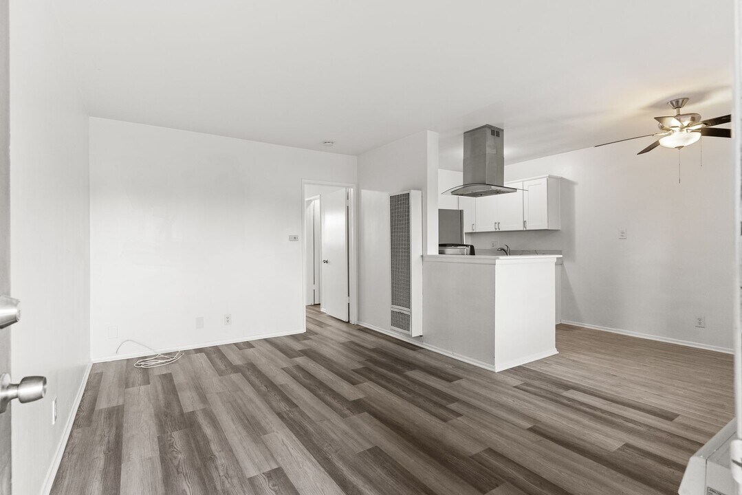 12602 Kensington Ln in Garden Grove, CA - Building Photo