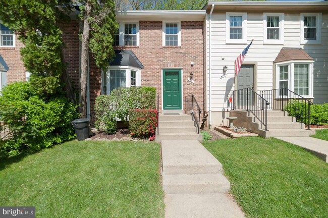 property at 5725 Walnut Wood Ln