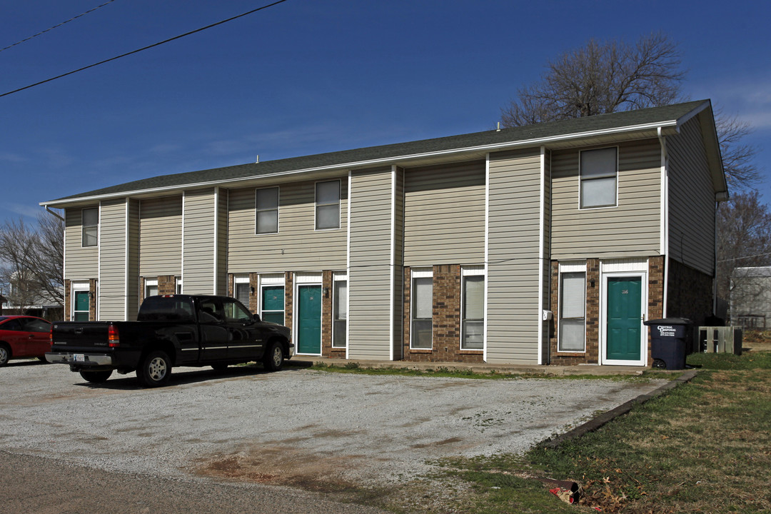 306-312 W Cammack St in Shawnee, OK - Building Photo