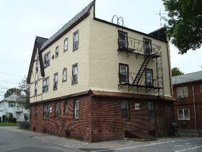 358 Washington St in Hempstead, NY - Building Photo - Building Photo