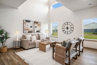 5702 E Avett Pl in Sioux Falls, SD - Building Photo - Building Photo