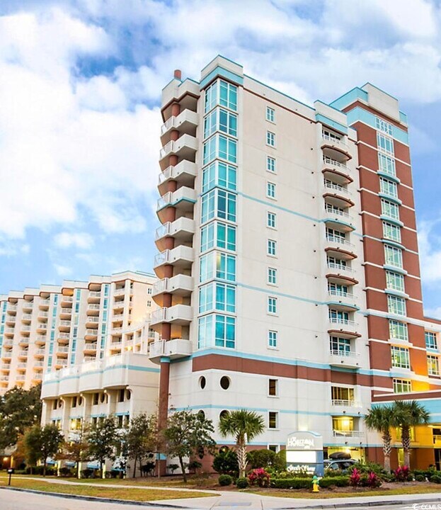 215 77th Ave N in Myrtle Beach, SC - Building Photo