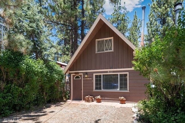property at 813 E Fairway Blvd