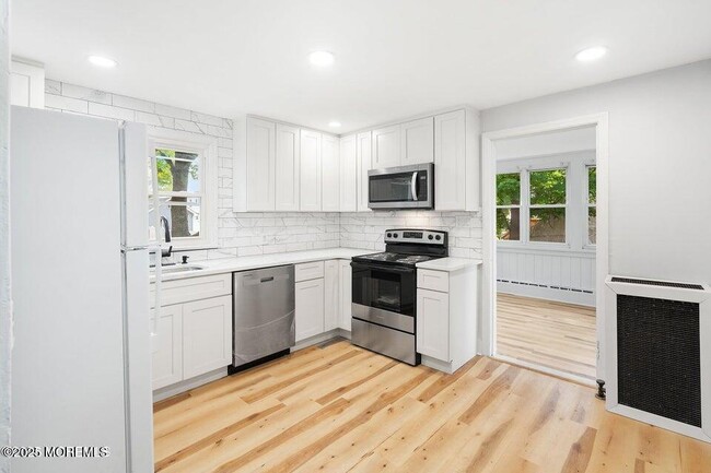 174 Alcoa Ave in Edison, NJ - Building Photo - Building Photo