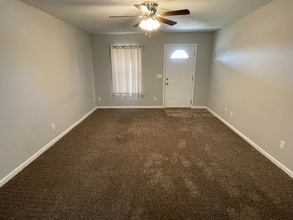 117B Cap America Dr, Unit B in Fredericktown, MO - Foto de edificio - Building Photo