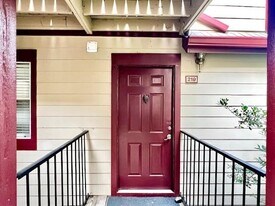 219 St Andrews Ct in Alpharetta, GA - Building Photo