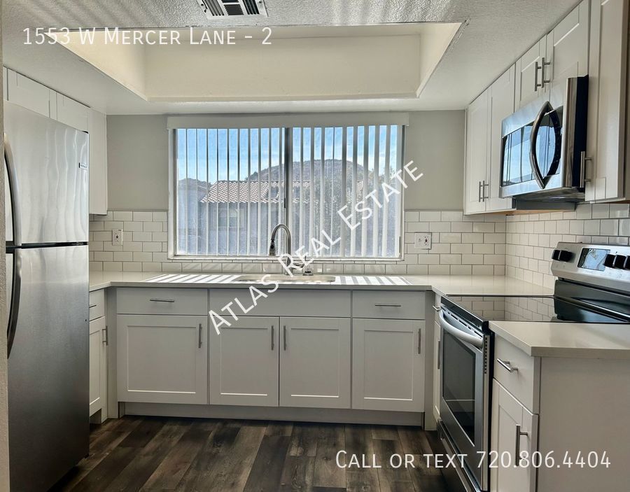 1553 W Mercer Ln, Unit 2 in Phoenix, AZ - Building Photo