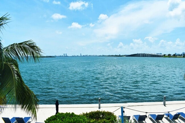 551 NE 39th St in Miami, FL - Building Photo - Building Photo