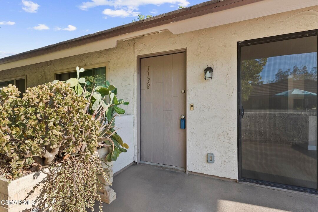 1138 Landsburn Cir in Westlake Village, CA - Building Photo