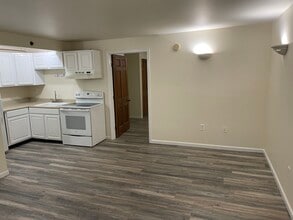 224 Mill St, Unit Ground Floor in Poughkeepsie, NY - Foto de edificio - Building Photo