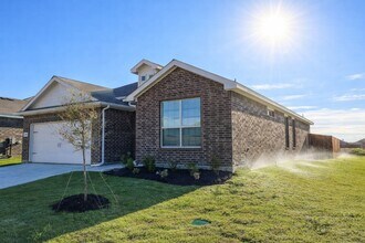 5400 Gold Pond Dr in Fort Worth, TX - Foto de edificio - Building Photo