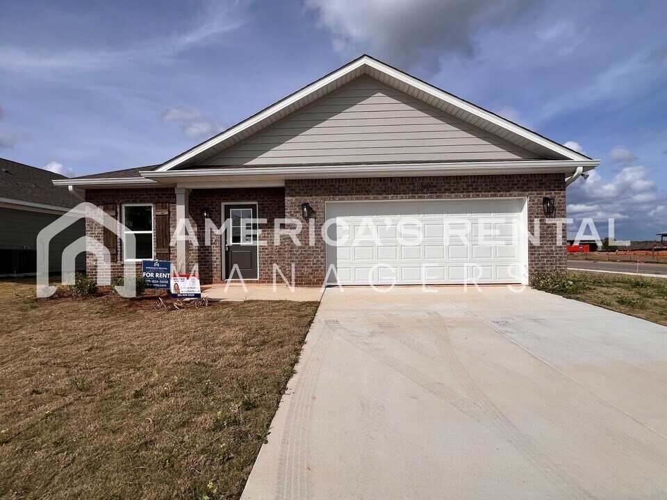 19651 Amberley Rd in Robertsdale, AL - Building Photo