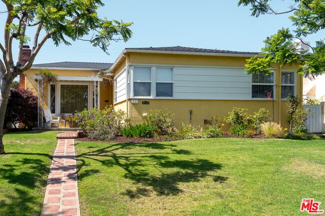 property at 221 W 64th Pl