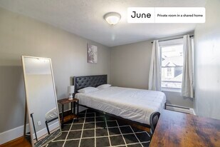 Room in Shared 4 bed/2 bath home in Newton, MA - Building Photo