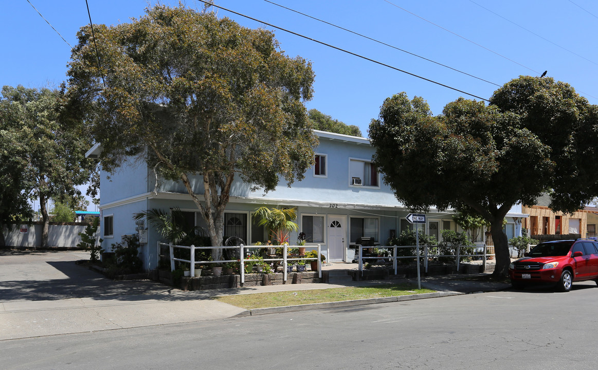 302 S Myers St in Oceanside, CA - Building Photo