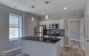 2323-25 Mifflin St in Philadelphia, PA - Building Photo - Building Photo