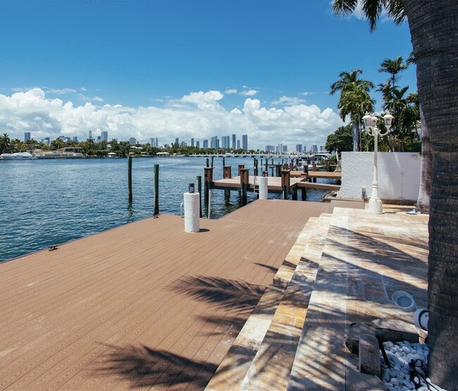 72 S Hibiscus Dr in Miami Beach, FL - Building Photo - Building Photo