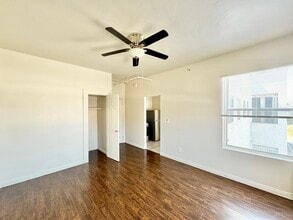 1318 S Pacific Ave in Los Angeles, CA - Building Photo - Building Photo