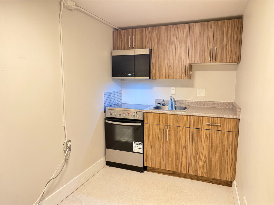 1500 Dogwood St in Campbell River, BC - Building Photo