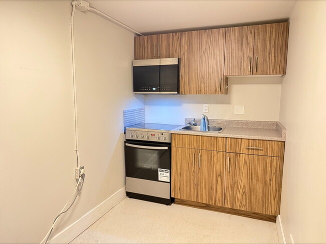 property at 1500 Dogwood St