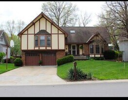 1405 E Frontier Ln in Olathe, KS - Building Photo