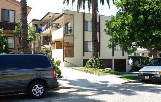 446 W Harvard St in Glendale, CA - Foto de edificio - Building Photo