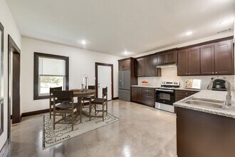 1033 Deer Ln in Azle, TX - Building Photo - Building Photo