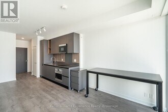 39 Mary St in Barrie, ON - Building Photo - Building Photo