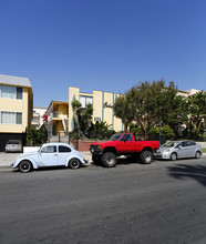 Hobart Manor in Los Angeles, CA - Building Photo - Building Photo