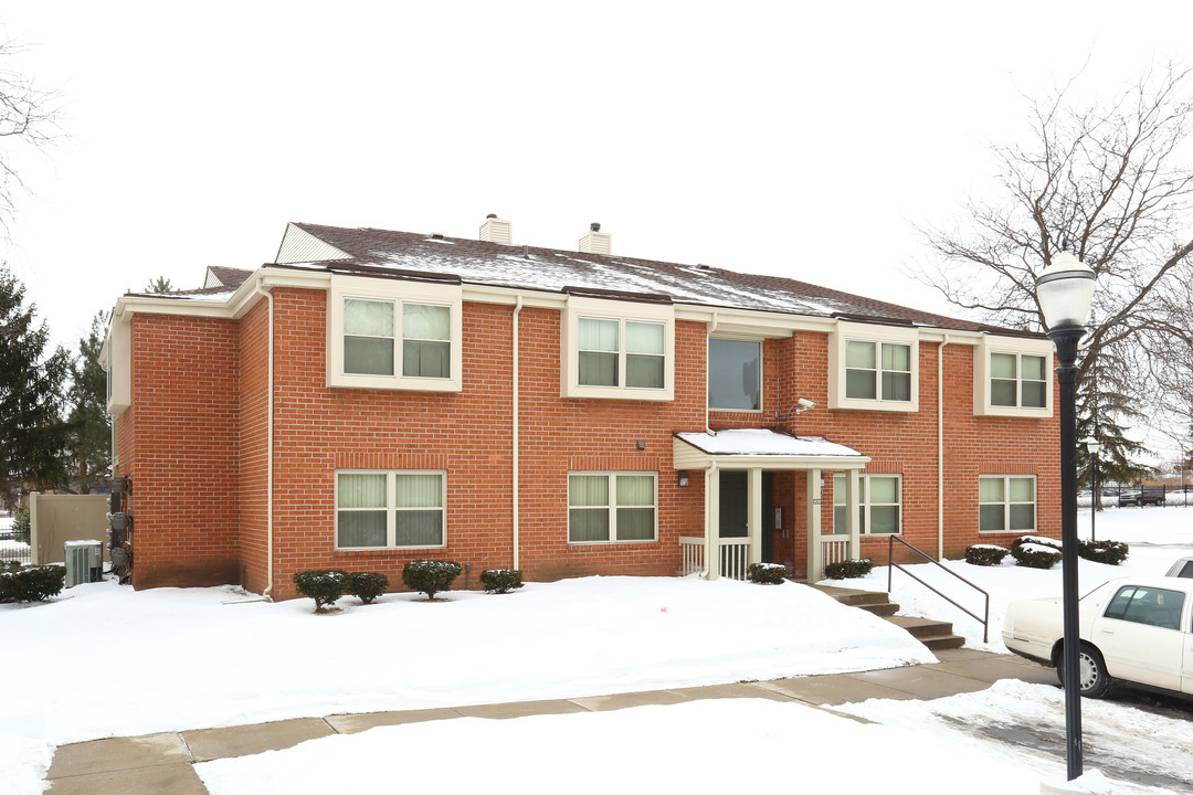 River Village in Flint, MI - Foto de edificio