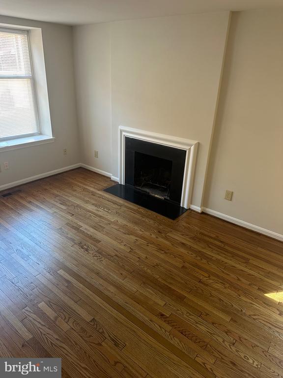 560 Colecroft Ct in Alexandria, VA - Building Photo - Building Photo