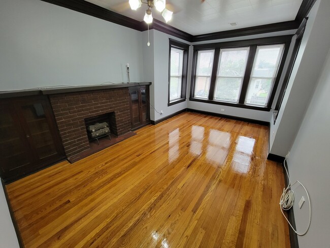 4816 W Grace St-Unit -2 in Chicago, IL - Foto de edificio - Building Photo