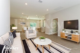 514 Warwick St SE in Palm Bay, FL - Building Photo - Building Photo