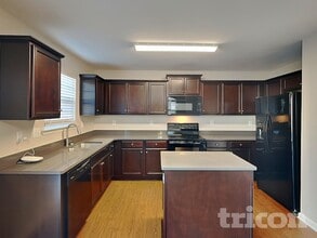 2640 Cider Ridge Rd in Dallas, NC - Building Photo - Building Photo