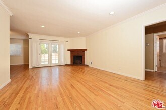 5739 Simpson Ave in Los Angeles, CA - Building Photo - Building Photo