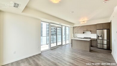 8960 Jane St in Vaughan, ON - Building Photo - Building Photo